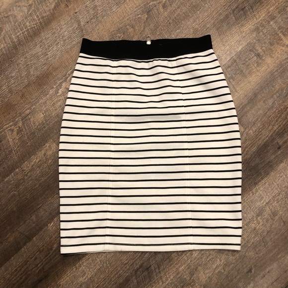 Forever 21 Striped Pencil skirt - Picture 2 of 4